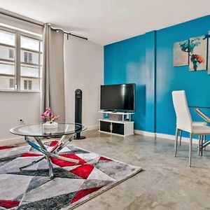 Amazing Apartment In South Beach, Ocean Drive